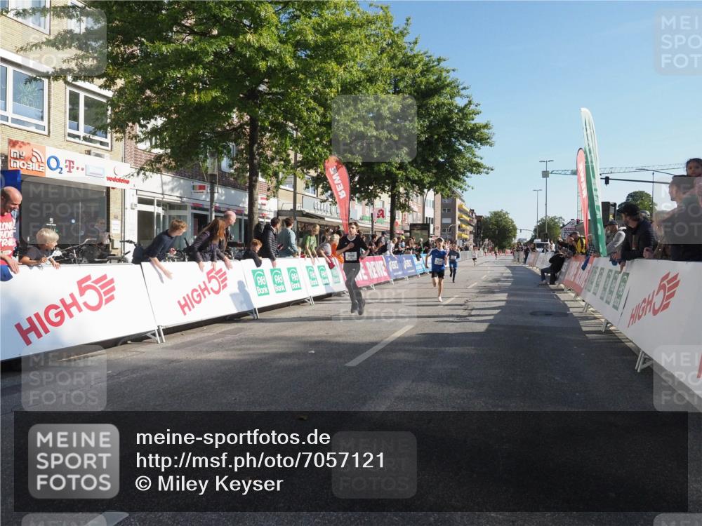 15.09.2024 - PSD Bank Halbmarathon Miley Keyser http://msf.ph/oto/7057121 15.09.2024 10:25:42 Ziel 36, 54, 221, 238, 248, 257, 298, 300 meine-sportfotos.de
