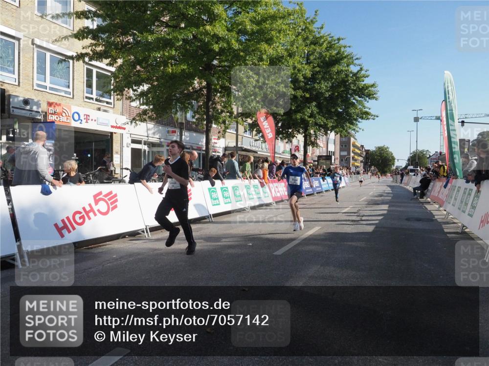15.09.2024 - PSD Bank Halbmarathon Miley Keyser http://msf.ph/oto/7057142 15.09.2024 10:25:43 Ziel 36, 54, 221, 238, 248, 257, 298, 300 meine-sportfotos.de