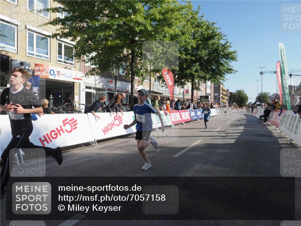 15.09.2024 - PSD Bank Halbmarathon Miley Keyser http://msf.ph/oto/7057158 15.09.2024 10:25:44 Ziel 36, 54, 221, 238, 248, 298, 300 meine-sportfotos.de