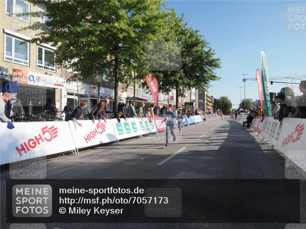 15.09.2024 - PSD Bank Halbmarathon Miley Keyser http://msf.ph/oto/7057173 15.09.2024 10:25:45 Ziel 36, 54, 98, 221, 238, 248, 298, 300 meine-sportfotos.de