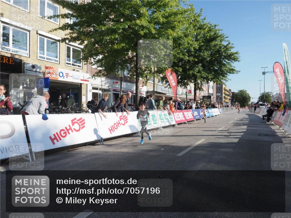 15.09.2024 - PSD Bank Halbmarathon Miley Keyser http://msf.ph/oto/7057196 15.09.2024 10:25:47 Ziel 54, 98, 221, 238, 248, 298, 300 meine-sportfotos.de