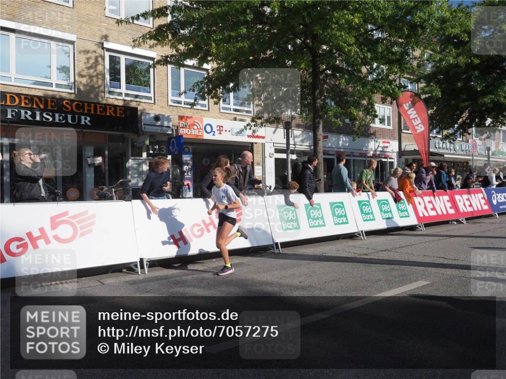 15.09.2024 - PSD Bank Halbmarathon Miley Keyser http://msf.ph/oto/7057275 15.09.2024 10:25:59 Ziel 20, 54, 98, 240 meine-sportfotos.de