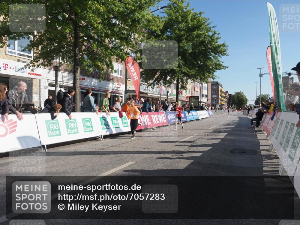 15.09.2024 - PSD Bank Halbmarathon Miley Keyser http://msf.ph/oto/7057283 15.09.2024 10:26:04 Ziel 20, 98, 144, 181, 240, 242 meine-sportfotos.de