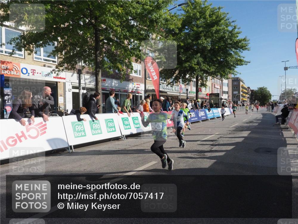 15.09.2024 - PSD Bank Halbmarathon Miley Keyser http://msf.ph/oto/7057417 15.09.2024 10:26:21 Ziel 9, 86, 88, 116, 118, 143, 144, 181, 188, 200, 216, 242, 251, 295 meine-sportfotos.de