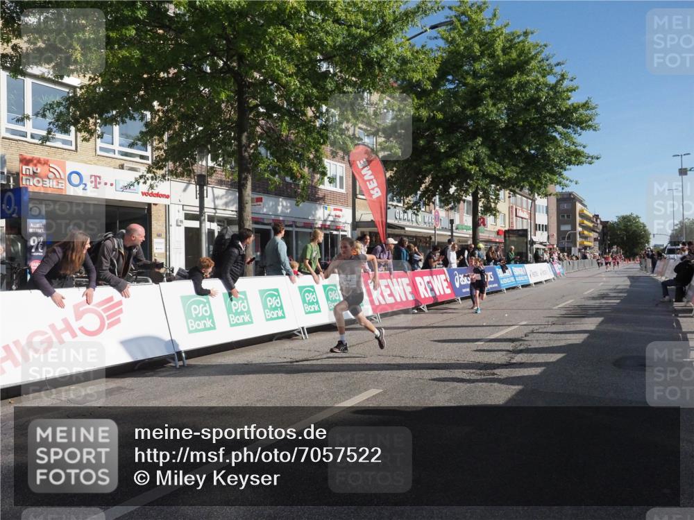 15.09.2024 - PSD Bank Halbmarathon Miley Keyser http://msf.ph/oto/7057522 15.09.2024 10:26:29 Ziel 9, 86, 88, 116, 118, 134, 143, 173, 188, 200, 209, 216, 229, 251, 307 meine-sportfotos.de