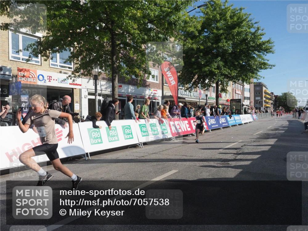 15.09.2024 - PSD Bank Halbmarathon Miley Keyser http://msf.ph/oto/7057538 15.09.2024 10:26:30 Ziel 86, 116, 118, 134, 143, 173, 188, 200, 209, 216, 229, 251, 307 meine-sportfotos.de