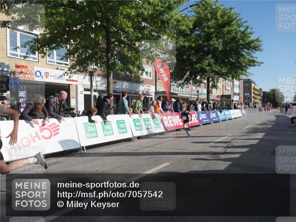 15.09.2024 - PSD Bank Halbmarathon Miley Keyser http://msf.ph/oto/7057542 15.09.2024 10:26:30 Ziel 86, 116, 118, 134, 143, 173, 188, 200, 209, 216, 229, 251, 307 meine-sportfotos.de