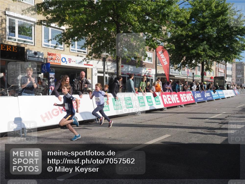 15.09.2024 - PSD Bank Halbmarathon Miley Keyser http://msf.ph/oto/7057562 15.09.2024 10:26:31 Ziel 86, 116, 118, 134, 143, 173, 188, 200, 209, 212, 216, 229, 237, 251, 307 meine-sportfotos.de