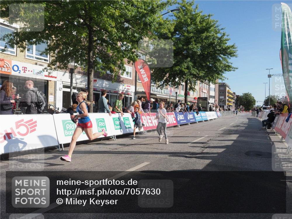 15.09.2024 - PSD Bank Halbmarathon Miley Keyser http://msf.ph/oto/7057630 15.09.2024 10:26:43 Ziel 134, 173, 196, 209, 212, 215, 229, 237, 284, 307 meine-sportfotos.de