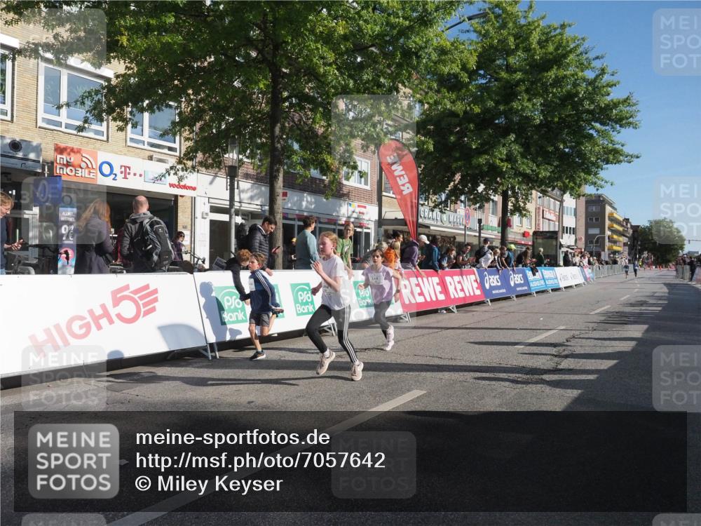 15.09.2024 - PSD Bank Halbmarathon Miley Keyser http://msf.ph/oto/7057642 15.09.2024 10:26:44 Ziel 134, 173, 196, 209, 212, 215, 229, 237, 284, 307 meine-sportfotos.de