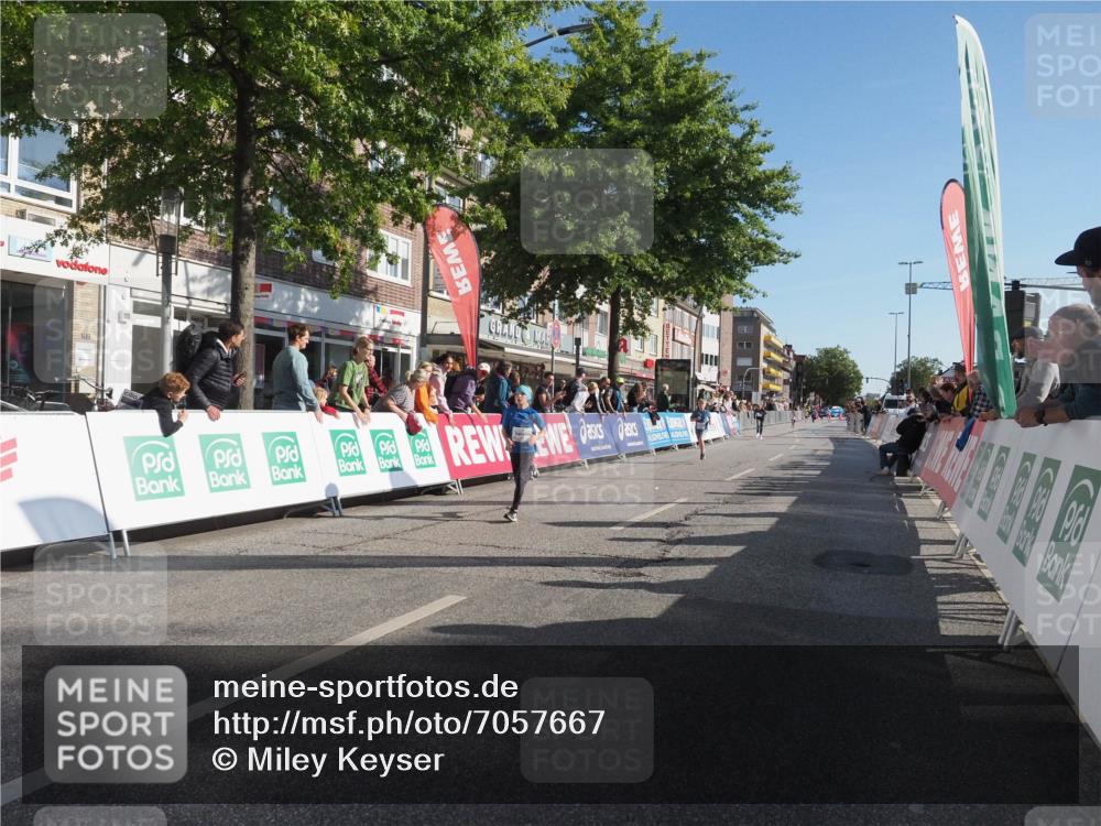 15.09.2024 - PSD Bank Halbmarathon Miley Keyser http://msf.ph/oto/7057667 15.09.2024 10:26:51 Ziel 42, 69, 196, 212, 215, 237, 284 meine-sportfotos.de