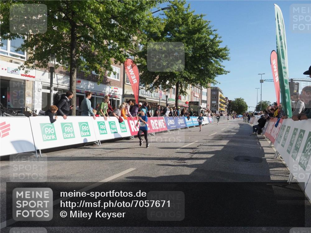 15.09.2024 - PSD Bank Halbmarathon Miley Keyser http://msf.ph/oto/7057671 15.09.2024 10:26:51 Ziel 42, 69, 196, 212, 215, 237, 284 meine-sportfotos.de