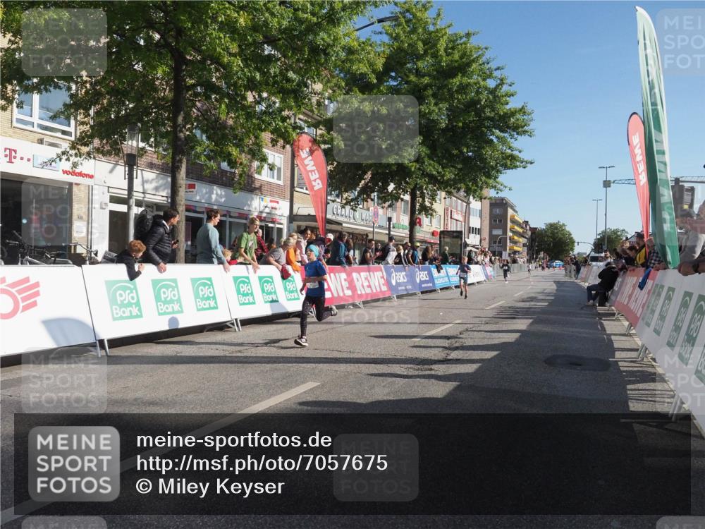 15.09.2024 - PSD Bank Halbmarathon Miley Keyser http://msf.ph/oto/7057675 15.09.2024 10:26:51 Ziel 42, 69, 196, 212, 215, 237, 284 meine-sportfotos.de