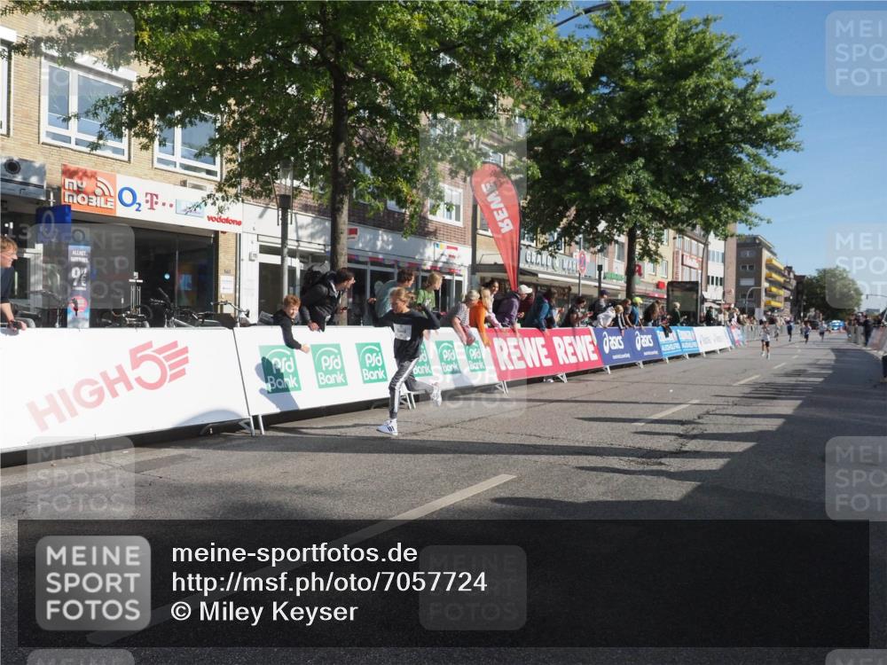 15.09.2024 - PSD Bank Halbmarathon Miley Keyser http://msf.ph/oto/7057724 15.09.2024 10:26:58 Ziel 18, 42, 69, 75, 82, 167, 215, 270, 284, 294 meine-sportfotos.de