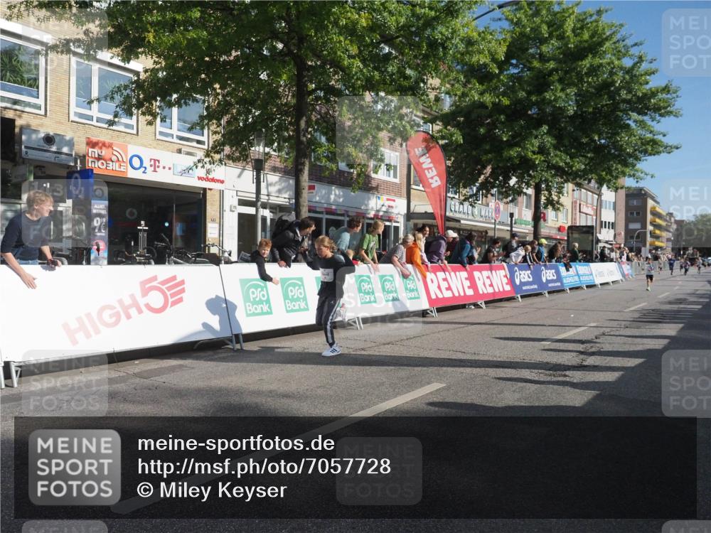 15.09.2024 - PSD Bank Halbmarathon Miley Keyser http://msf.ph/oto/7057728 15.09.2024 10:26:58 Ziel 18, 42, 69, 75, 82, 167, 215, 270, 284, 294 meine-sportfotos.de