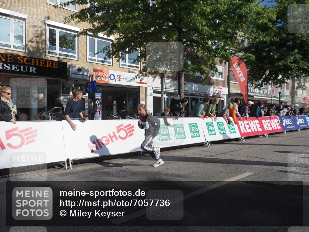 15.09.2024 - PSD Bank Halbmarathon Miley Keyser http://msf.ph/oto/7057736 15.09.2024 10:26:58 Ziel 18, 42, 69, 75, 82, 167, 215, 270, 284, 294 meine-sportfotos.de