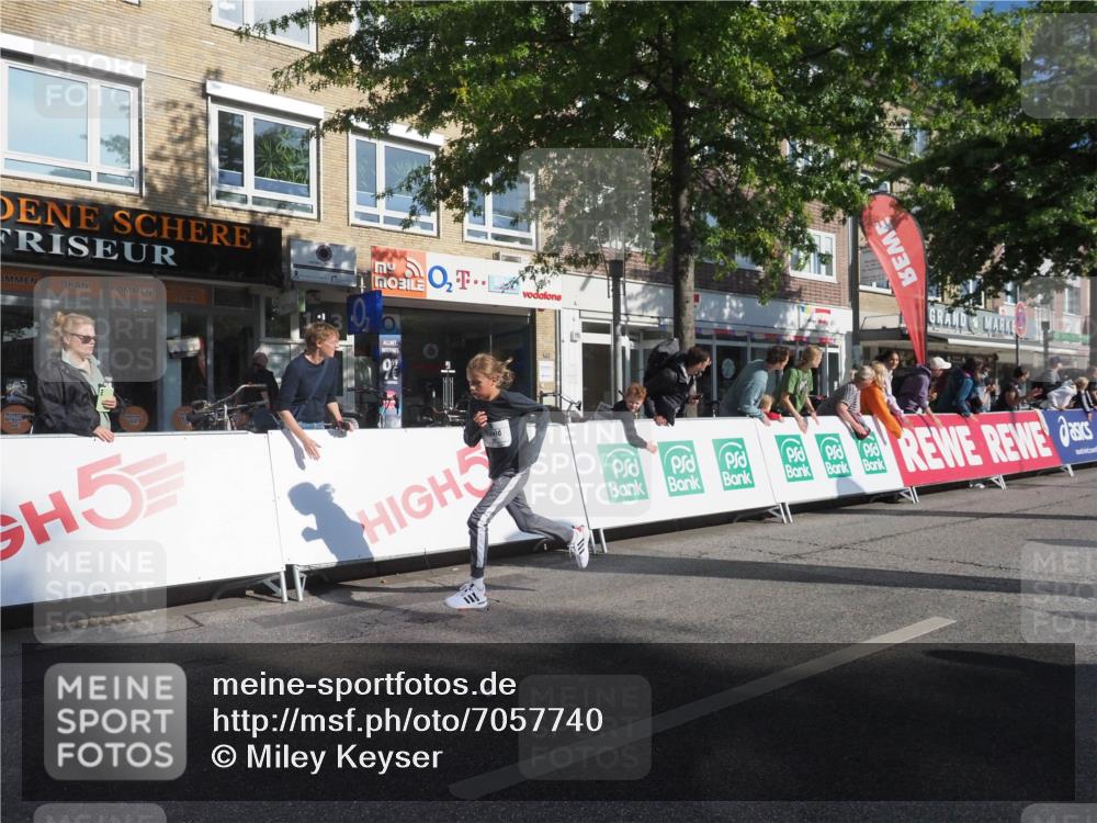 15.09.2024 - PSD Bank Halbmarathon Miley Keyser http://msf.ph/oto/7057740 15.09.2024 10:26:58 Ziel 18, 42, 69, 75, 82, 167, 215, 270, 284, 294 meine-sportfotos.de