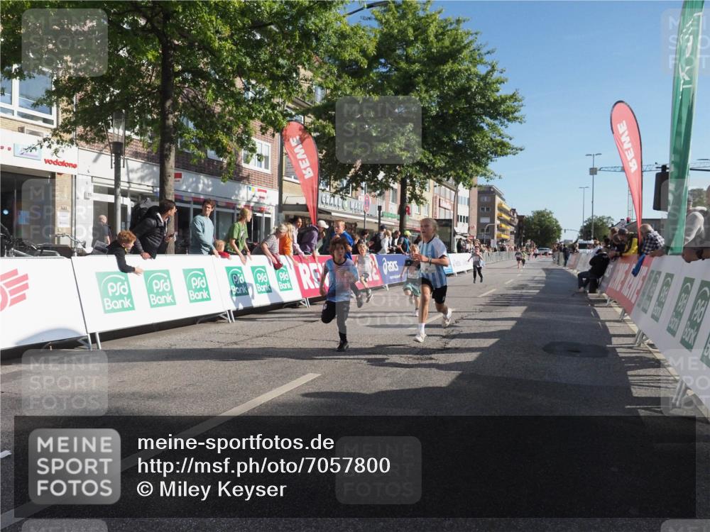15.09.2024 - PSD Bank Halbmarathon Miley Keyser http://msf.ph/oto/7057800 15.09.2024 10:27:06 Ziel 18, 42, 69, 75, 82, 87, 136, 167, 198, 210, 270, 294 meine-sportfotos.de
