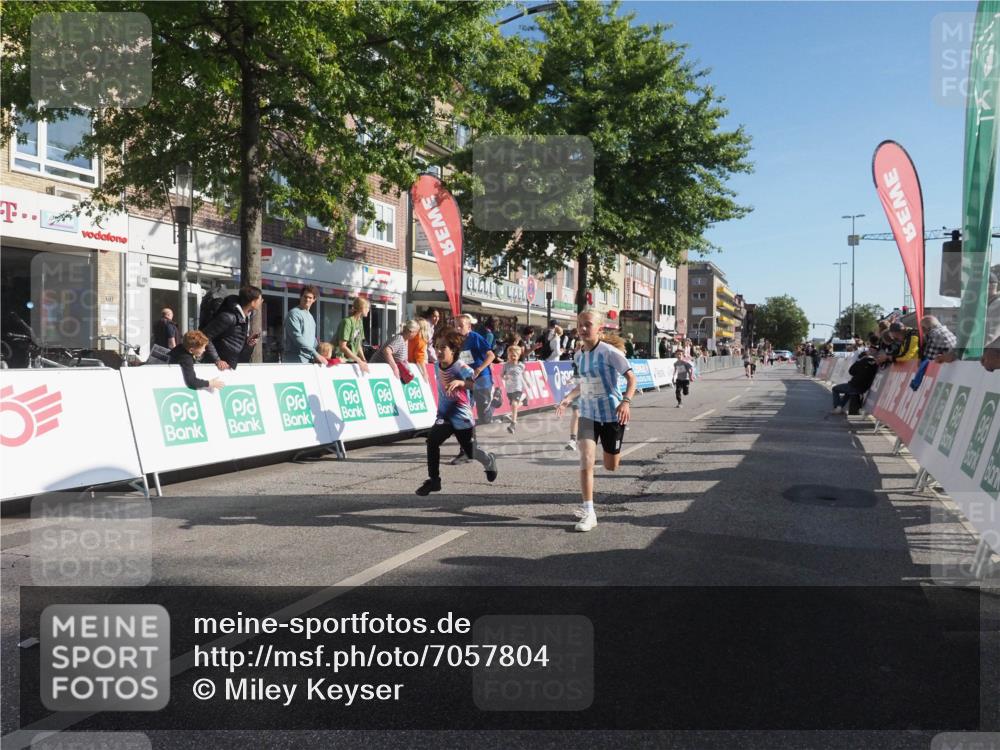 15.09.2024 - PSD Bank Halbmarathon Miley Keyser http://msf.ph/oto/7057804 15.09.2024 10:27:06 Ziel 18, 42, 69, 75, 82, 87, 136, 167, 198, 210, 270, 294 meine-sportfotos.de