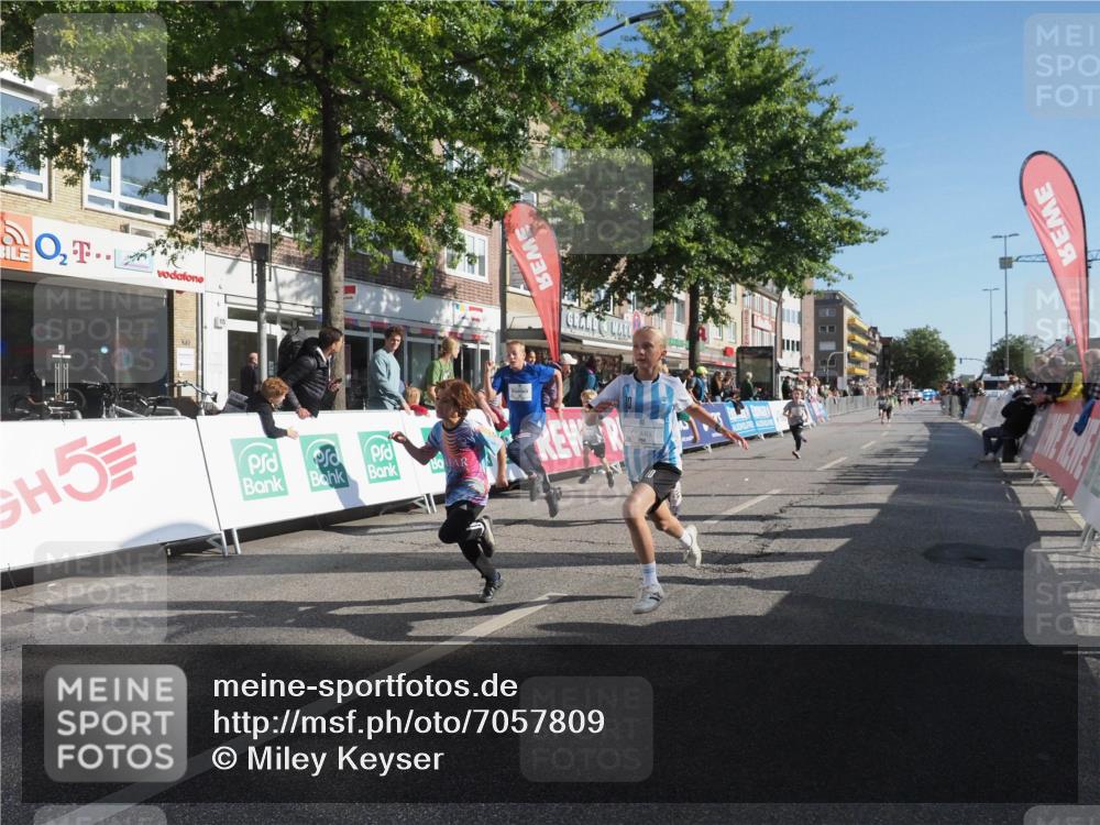 15.09.2024 - PSD Bank Halbmarathon Miley Keyser http://msf.ph/oto/7057809 15.09.2024 10:27:06 Ziel 18, 42, 69, 75, 82, 87, 136, 167, 198, 210, 270, 294 meine-sportfotos.de