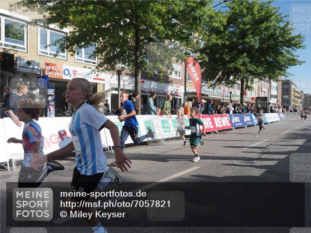 15.09.2024 - PSD Bank Halbmarathon Miley Keyser http://msf.ph/oto/7057821 15.09.2024 10:27:07 Ziel 18, 42, 69, 75, 82, 87, 136, 167, 198, 210, 270, 294 meine-sportfotos.de