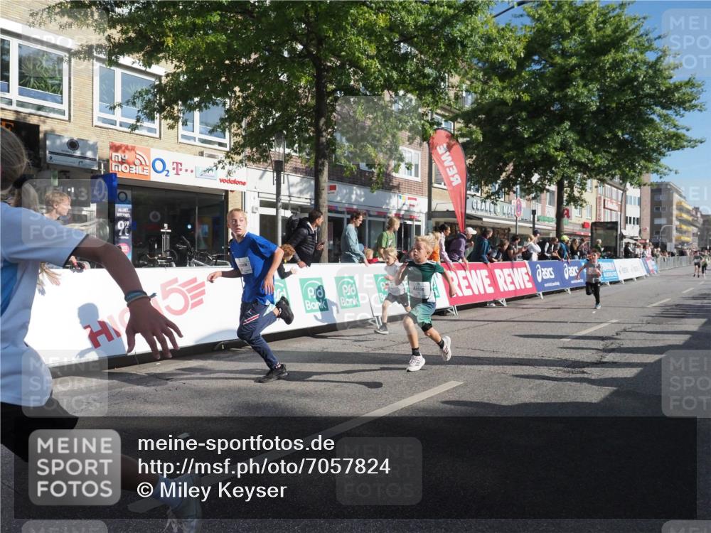 15.09.2024 - PSD Bank Halbmarathon Miley Keyser http://msf.ph/oto/7057824 15.09.2024 10:27:07 Ziel 18, 42, 69, 75, 82, 87, 136, 167, 198, 210, 270, 294 meine-sportfotos.de