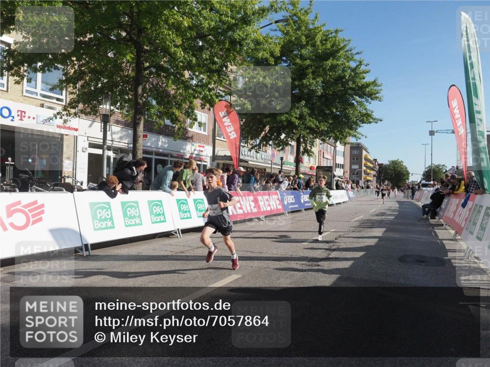 15.09.2024 - PSD Bank Halbmarathon Miley Keyser http://msf.ph/oto/7057864 15.09.2024 10:27:12 Ziel 18, 42, 48, 75, 82, 87, 136, 139, 167, 198, 210, 219, 268, 270, 272, 294 meine-sportfotos.de