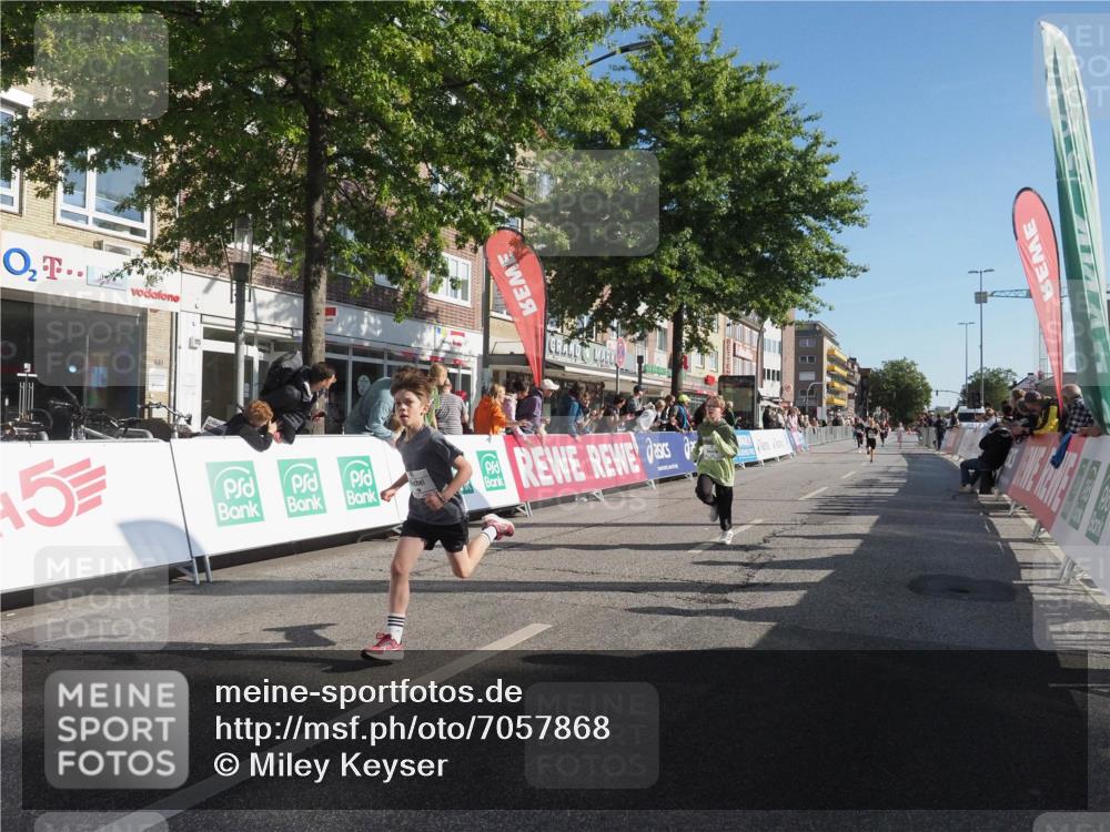 15.09.2024 - PSD Bank Halbmarathon Miley Keyser http://msf.ph/oto/7057868 15.09.2024 10:27:12 Ziel 18, 42, 48, 75, 82, 87, 136, 139, 167, 198, 210, 219, 268, 270, 272, 294 meine-sportfotos.de