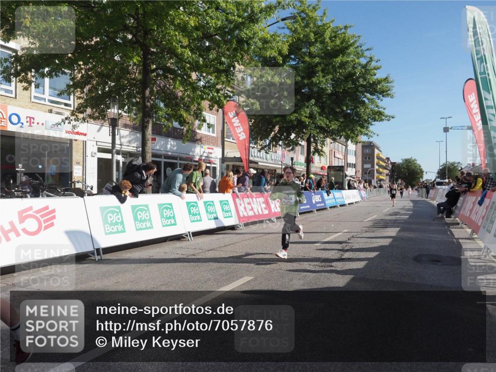 15.09.2024 - PSD Bank Halbmarathon Miley Keyser http://msf.ph/oto/7057876 15.09.2024 10:27:13 Ziel 18, 48, 75, 82, 87, 136, 139, 167, 198, 210, 219, 268, 270, 272, 294 meine-sportfotos.de