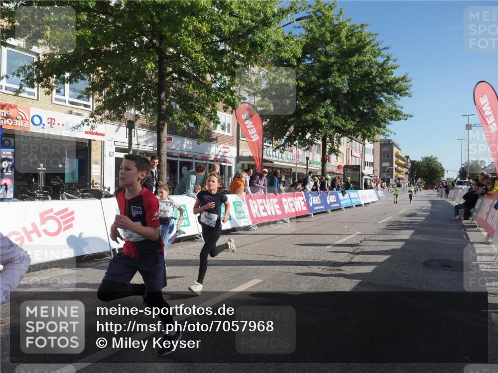 15.09.2024 - PSD Bank Halbmarathon Miley Keyser http://msf.ph/oto/7057968 15.09.2024 10:27:22 Ziel 8, 48, 87, 122, 136, 139, 174, 210, 219, 233, 268, 272 meine-sportfotos.de