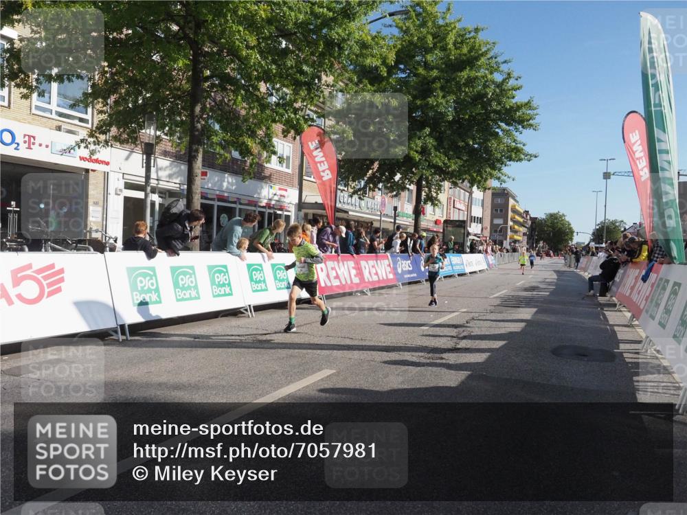 15.09.2024 - PSD Bank Halbmarathon Miley Keyser http://msf.ph/oto/7057981 15.09.2024 10:27:27 Ziel 8, 48, 122, 136, 139, 159, 174, 204, 219, 233, 268, 272 meine-sportfotos.de