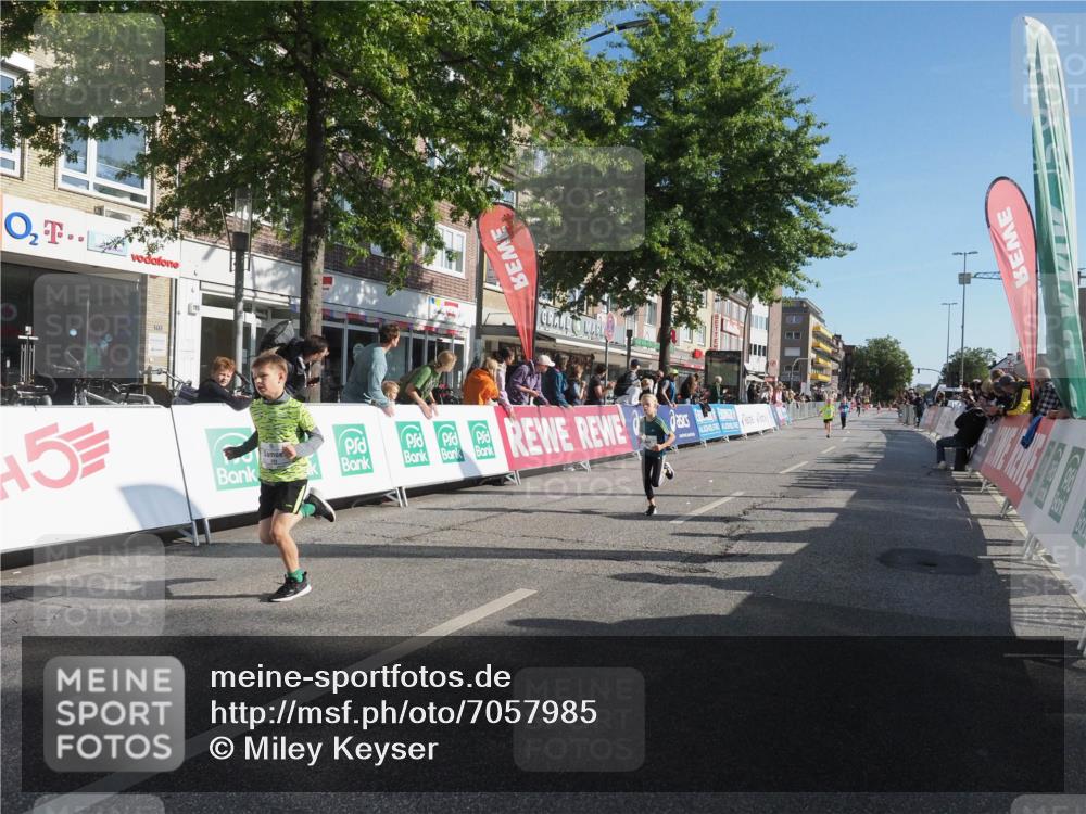 15.09.2024 - PSD Bank Halbmarathon Miley Keyser http://msf.ph/oto/7057985 15.09.2024 10:27:28 Ziel 8, 48, 122, 136, 139, 159, 174, 204, 219, 233, 268, 272 meine-sportfotos.de