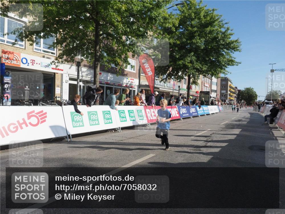 15.09.2024 - PSD Bank Halbmarathon Miley Keyser http://msf.ph/oto/7058032 15.09.2024 10:27:34 Ziel 8, 37, 101, 103, 122, 125, 159, 174, 204, 233 meine-sportfotos.de