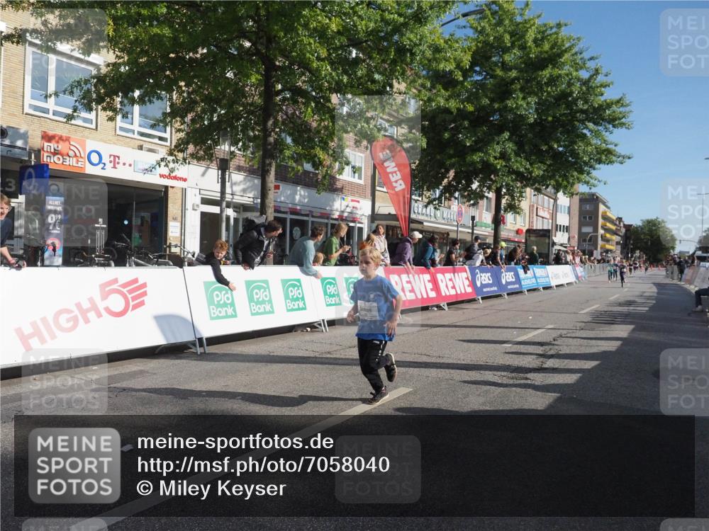 15.09.2024 - PSD Bank Halbmarathon Miley Keyser http://msf.ph/oto/7058040 15.09.2024 10:27:34 Ziel 8, 37, 101, 103, 122, 125, 159, 174, 204, 233 meine-sportfotos.de