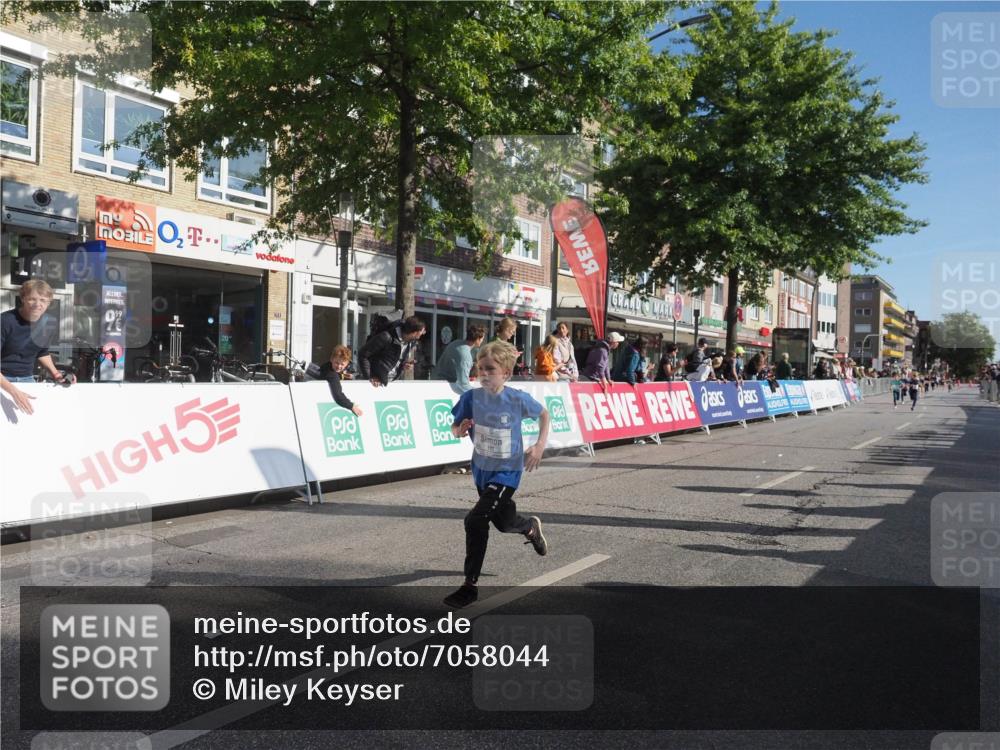 15.09.2024 - PSD Bank Halbmarathon Miley Keyser http://msf.ph/oto/7058044 15.09.2024 10:27:34 Ziel 8, 37, 101, 103, 122, 125, 159, 174, 204, 233 meine-sportfotos.de