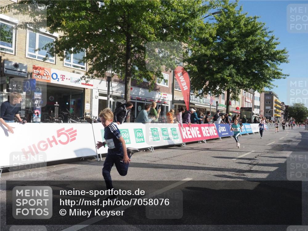 15.09.2024 - PSD Bank Halbmarathon Miley Keyser http://msf.ph/oto/7058076 15.09.2024 10:27:39 Ziel 8, 27, 28, 37, 73, 101, 103, 122, 125, 159, 174, 204, 249 meine-sportfotos.de