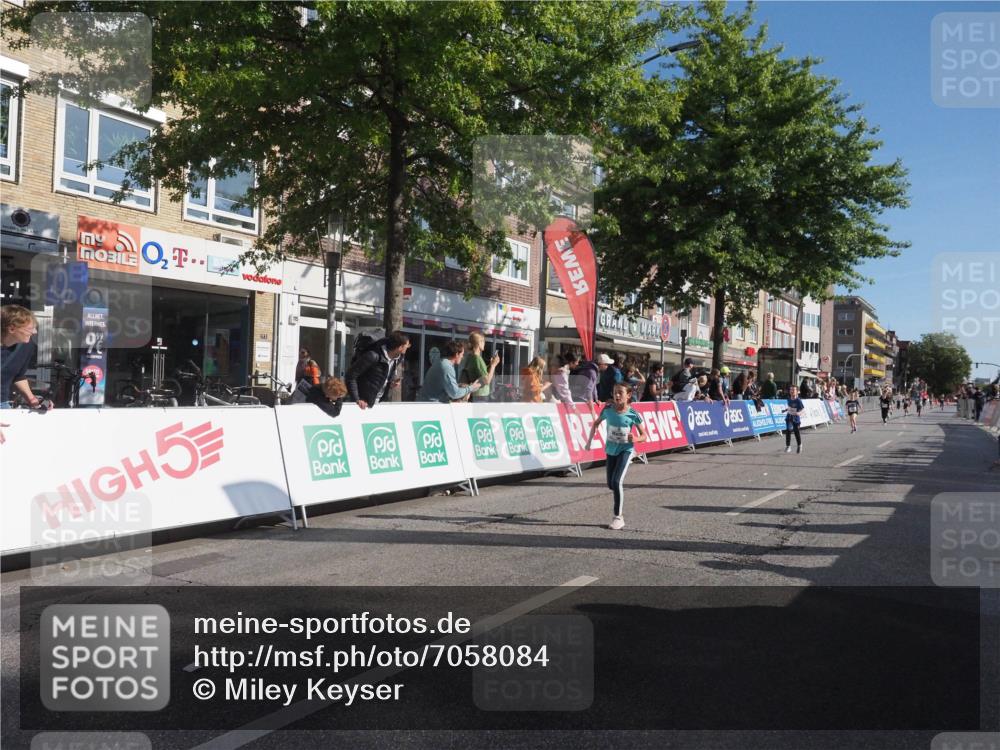 15.09.2024 - PSD Bank Halbmarathon Miley Keyser http://msf.ph/oto/7058084 15.09.2024 10:27:39 Ziel 8, 27, 28, 37, 73, 101, 103, 122, 125, 159, 174, 204, 249 meine-sportfotos.de