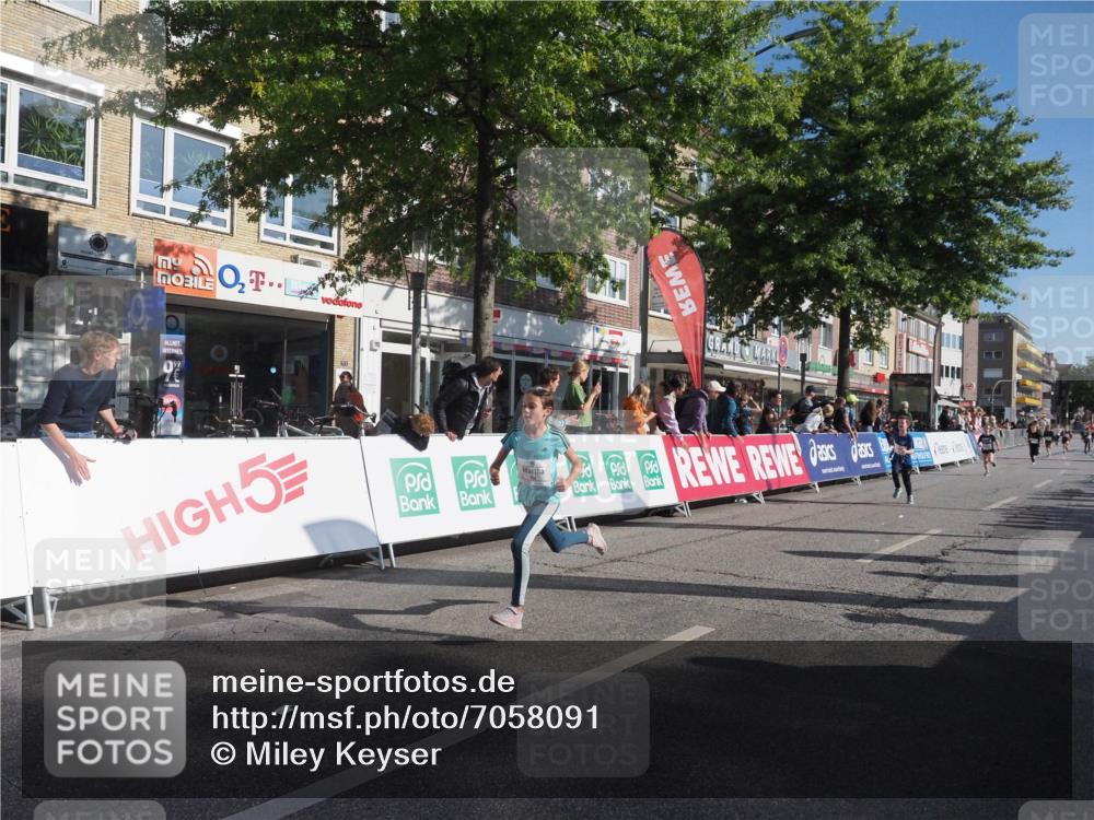 15.09.2024 - PSD Bank Halbmarathon Miley Keyser http://msf.ph/oto/7058091 15.09.2024 10:27:40 Ziel 8, 27, 28, 37, 73, 101, 103, 122, 125, 159, 204, 249, 296 meine-sportfotos.de