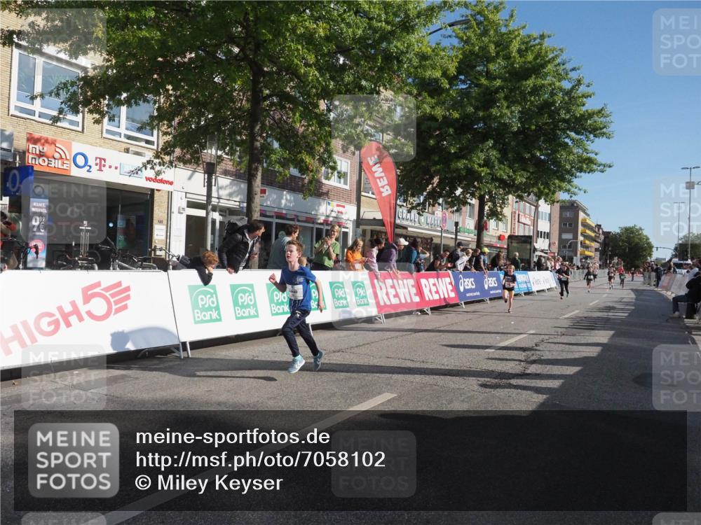 15.09.2024 - PSD Bank Halbmarathon Miley Keyser http://msf.ph/oto/7058102 15.09.2024 10:27:42 Ziel 8, 27, 28, 37, 73, 101, 103, 108, 125, 138, 159, 204, 249, 296 meine-sportfotos.de