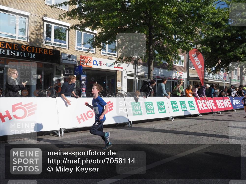15.09.2024 - PSD Bank Halbmarathon Miley Keyser http://msf.ph/oto/7058114 15.09.2024 10:27:43 Ziel 27, 28, 37, 73, 101, 103, 108, 125, 128, 138, 159, 204, 249, 296 meine-sportfotos.de