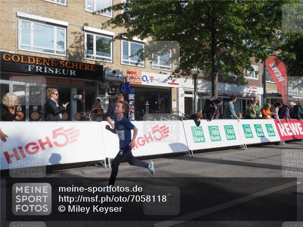 15.09.2024 - PSD Bank Halbmarathon Miley Keyser http://msf.ph/oto/7058118 15.09.2024 10:27:43 Ziel 27, 28, 37, 73, 101, 103, 108, 125, 128, 138, 159, 204, 249, 296 meine-sportfotos.de