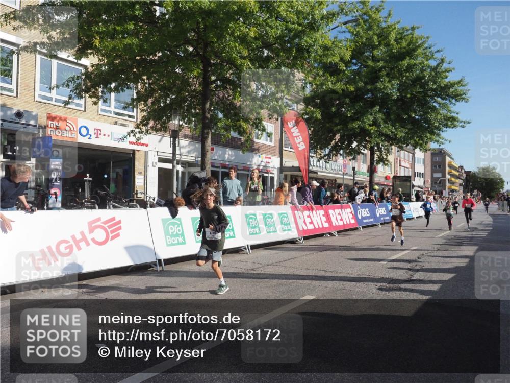 15.09.2024 - PSD Bank Halbmarathon Miley Keyser http://msf.ph/oto/7058172 15.09.2024 10:27:48 Ziel 27, 28, 37, 73, 101, 103, 108, 125, 128, 138, 204, 247, 249, 261, 296 meine-sportfotos.de