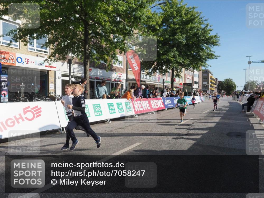 15.09.2024 - PSD Bank Halbmarathon Miley Keyser http://msf.ph/oto/7058247 15.09.2024 10:27:54 Ziel 14, 27, 28, 37, 43, 73, 77, 101, 103, 108, 128, 138, 230, 247, 249, 261, 296 meine-sportfotos.de