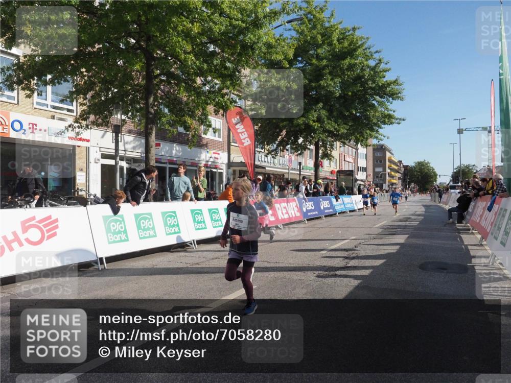 15.09.2024 - PSD Bank Halbmarathon Miley Keyser http://msf.ph/oto/7058280 15.09.2024 10:27:58 Ziel 14, 27, 43, 77, 94, 108, 128, 138, 161, 230, 247, 249, 261, 262, 293, 296 meine-sportfotos.de