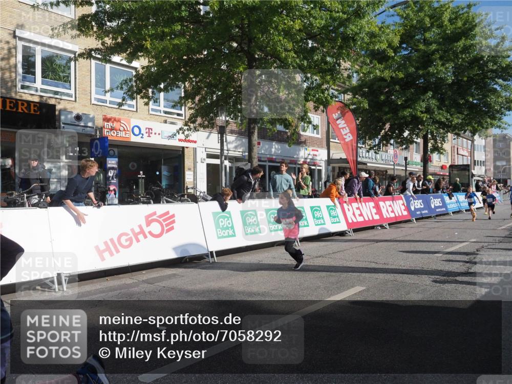 15.09.2024 - PSD Bank Halbmarathon Miley Keyser http://msf.ph/oto/7058292 15.09.2024 10:27:59 Ziel 14, 27, 43, 77, 94, 108, 128, 138, 161, 208, 217, 230, 247, 261, 262, 293, 296 meine-sportfotos.de