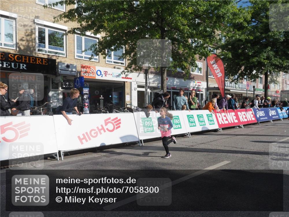 15.09.2024 - PSD Bank Halbmarathon Miley Keyser http://msf.ph/oto/7058300 15.09.2024 10:27:59 Ziel 14, 27, 43, 77, 94, 108, 128, 138, 161, 208, 217, 230, 247, 261, 262, 293, 296 meine-sportfotos.de