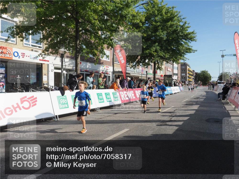 15.09.2024 - PSD Bank Halbmarathon Miley Keyser http://msf.ph/oto/7058317 15.09.2024 10:28:02 Ziel 14, 43, 77, 84, 94, 108, 128, 132, 135, 138, 161, 208, 217, 230, 247, 261, 262, 293, 296 meine-sportfotos.de