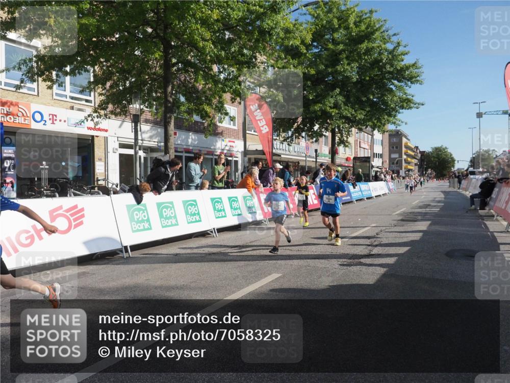 15.09.2024 - PSD Bank Halbmarathon Miley Keyser http://msf.ph/oto/7058325 15.09.2024 10:28:02 Ziel 14, 43, 77, 84, 94, 108, 128, 132, 135, 138, 161, 208, 217, 230, 247, 261, 262, 293, 296 meine-sportfotos.de