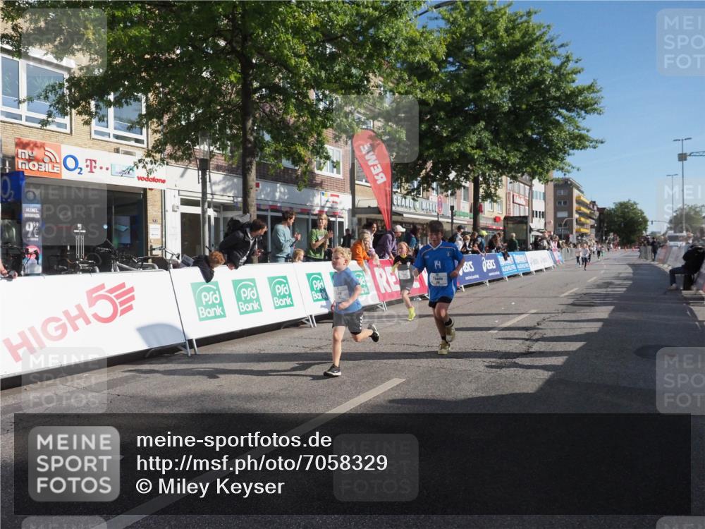 15.09.2024 - PSD Bank Halbmarathon Miley Keyser http://msf.ph/oto/7058329 15.09.2024 10:28:03 Ziel 14, 43, 77, 84, 94, 108, 128, 132, 135, 138, 161, 208, 217, 230, 247, 258, 261, 262, 293 meine-sportfotos.de