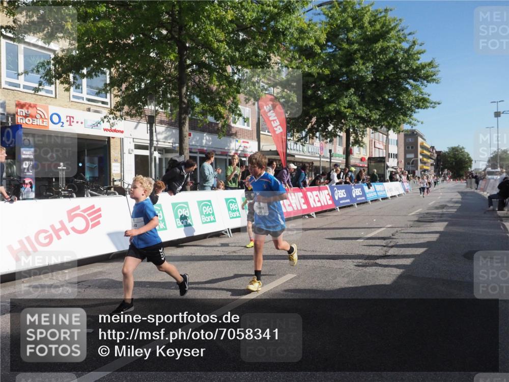 15.09.2024 - PSD Bank Halbmarathon Miley Keyser http://msf.ph/oto/7058341 15.09.2024 10:28:03 Ziel 14, 43, 77, 84, 94, 108, 128, 132, 135, 138, 161, 208, 217, 230, 247, 258, 261, 262, 293 meine-sportfotos.de